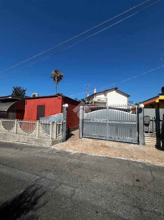 casa indipendente in vendita ad Albano Laziale in zona Cecchina
