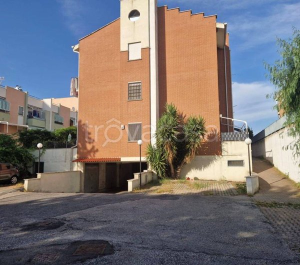appartamento in vendita ad Albano Laziale in zona Cecchina