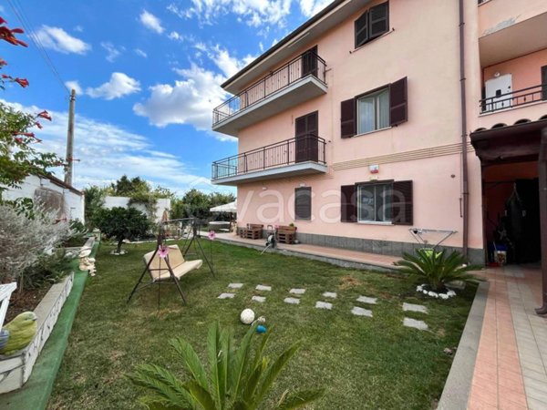 appartamento in vendita ad Albano Laziale in zona Pavona