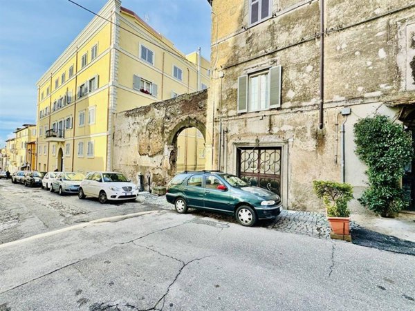 negozio in vendita ad Albano Laziale
