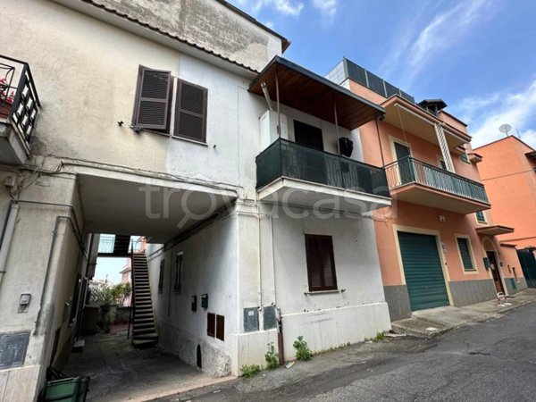 appartamento in vendita ad Albano Laziale in zona Cecchina