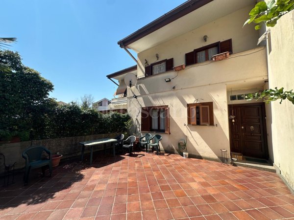 casa indipendente in vendita ad Albano Laziale