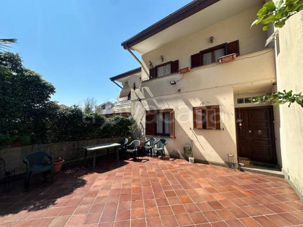casa indipendente in vendita ad Albano Laziale