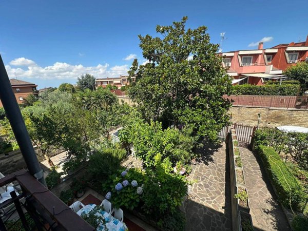 villa in vendita ad Albano Laziale in zona Cecchina