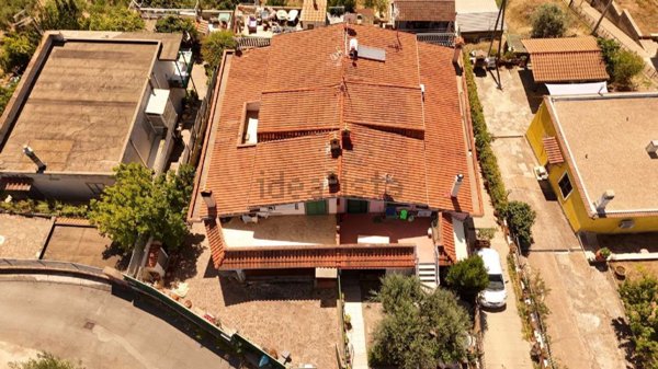 casa indipendente in vendita ad Albano Laziale in zona Cecchina
