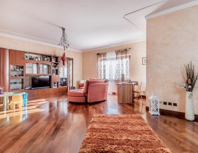 casa indipendente in vendita ad Albano Laziale in zona Pavona