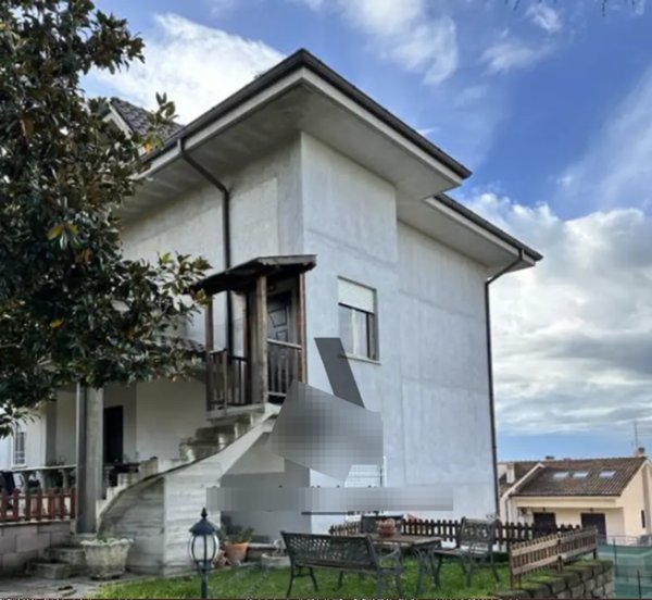 casa indipendente in vendita ad Albano Laziale in zona Cecchina