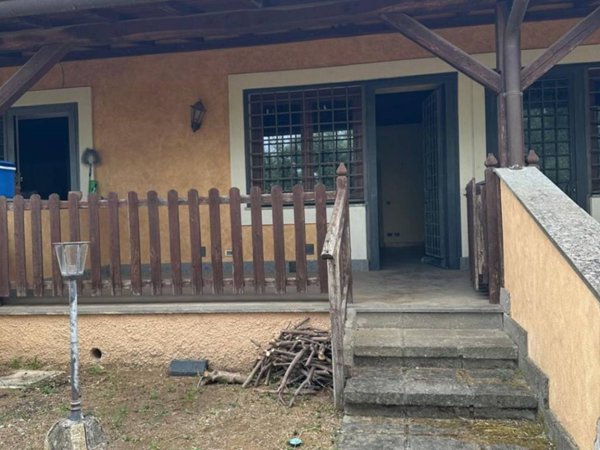 casa indipendente in vendita ad Albano Laziale in zona Cecchina