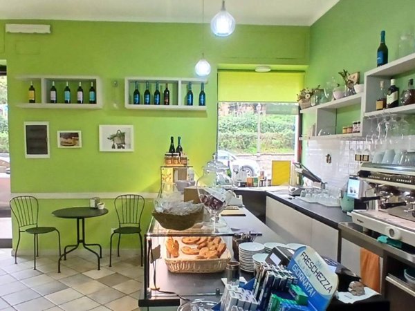 negozio in vendita ad Albano Laziale