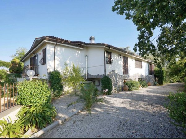 casa indipendente in vendita ad Albano Laziale in zona Cecchina