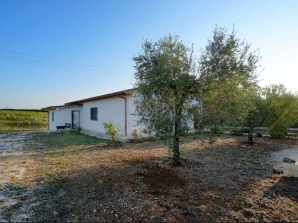 casa indipendente in vendita ad Albano Laziale in zona Cecchina