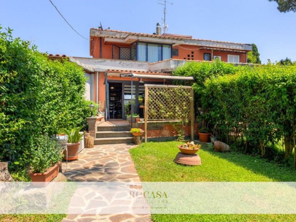casa indipendente in vendita ad Albano Laziale