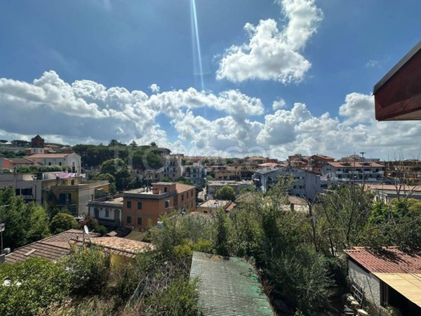 casa indipendente in vendita ad Albano Laziale in zona Cecchina