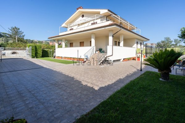 appartamento in vendita ad Albano Laziale