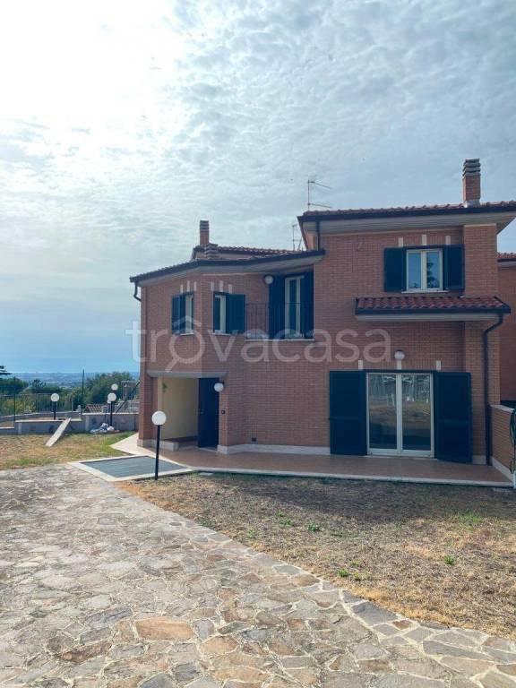 casa indipendente in vendita ad Albano Laziale