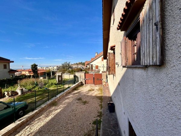 casa indipendente in vendita ad Albano Laziale