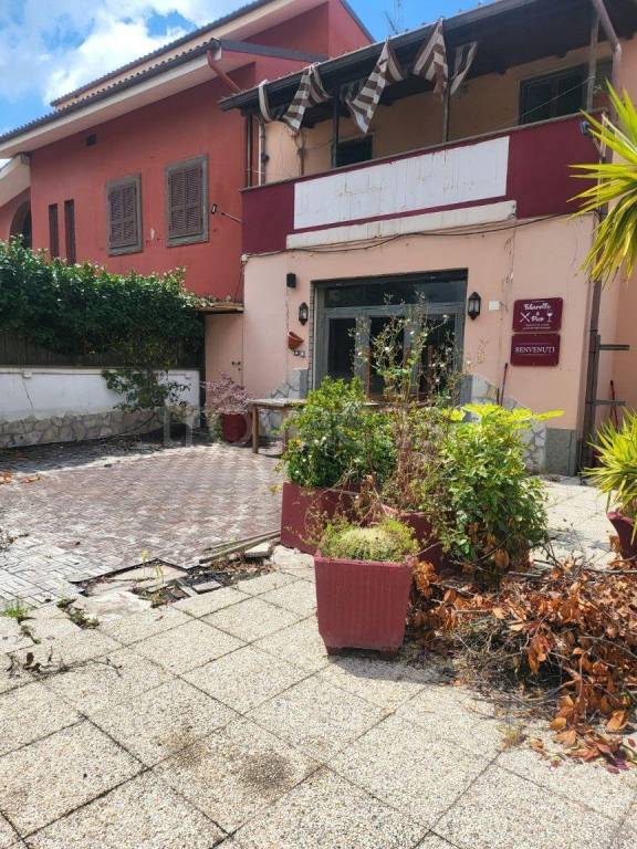 appartamento in vendita ad Albano Laziale in zona Cecchina