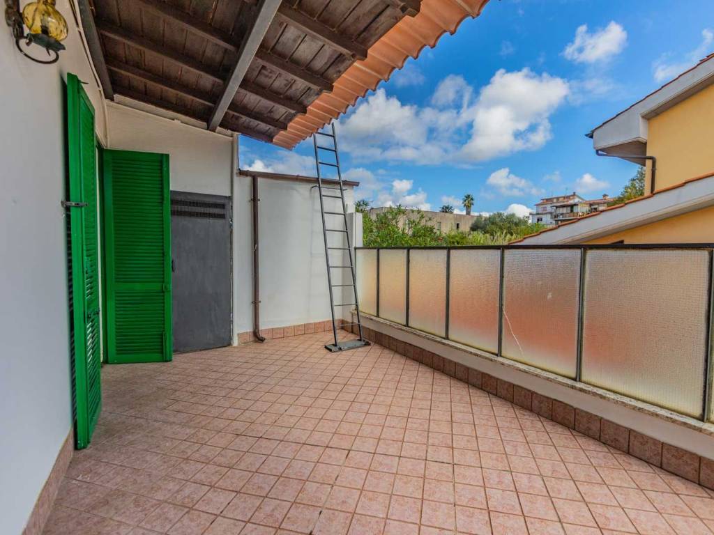 casa indipendente in vendita ad Albano Laziale in zona Cecchina