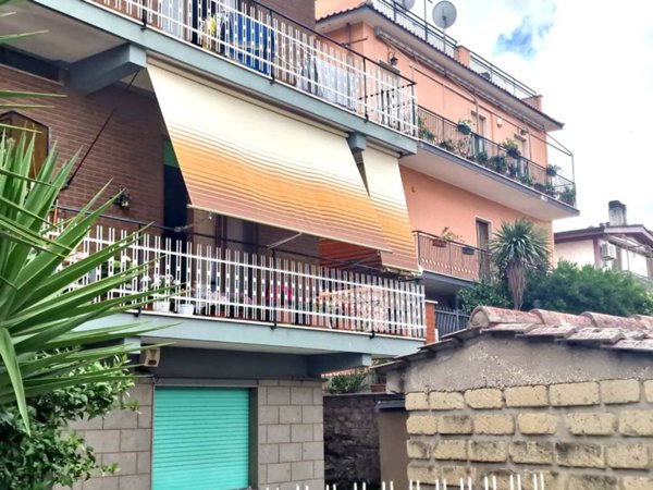 appartamento in vendita ad Albano Laziale in zona Cecchina