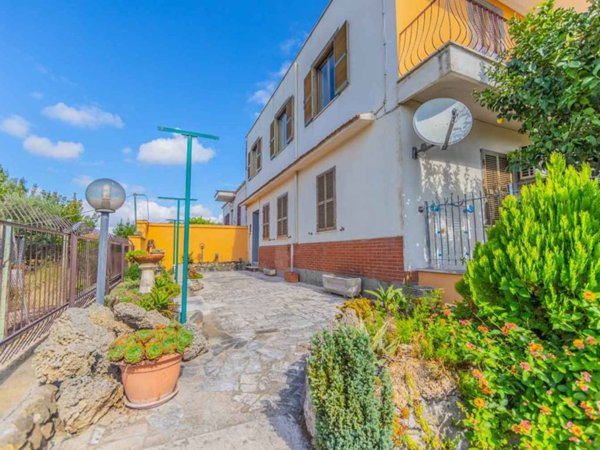 appartamento in vendita ad Albano Laziale in zona Cecchina