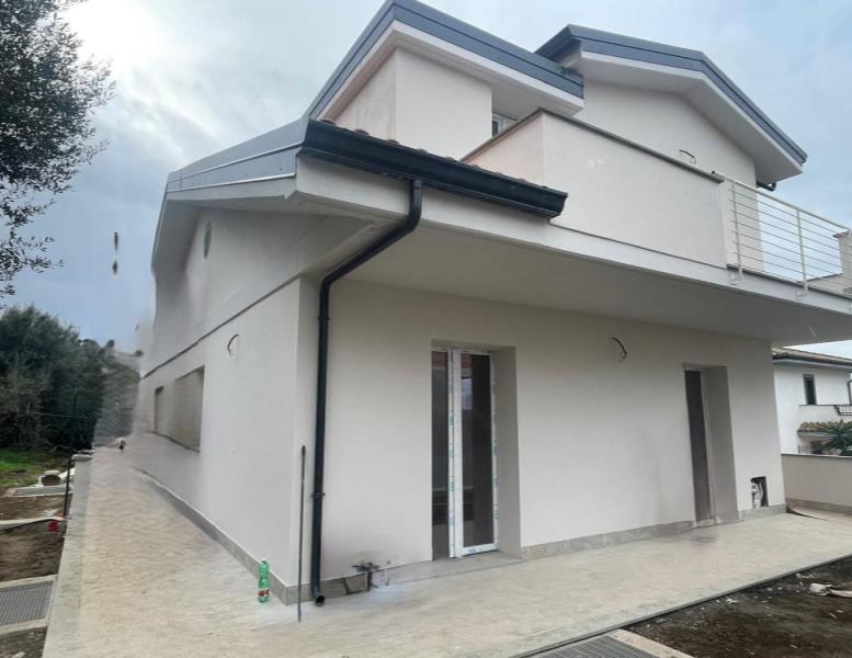 casa indipendente in vendita ad Albano Laziale