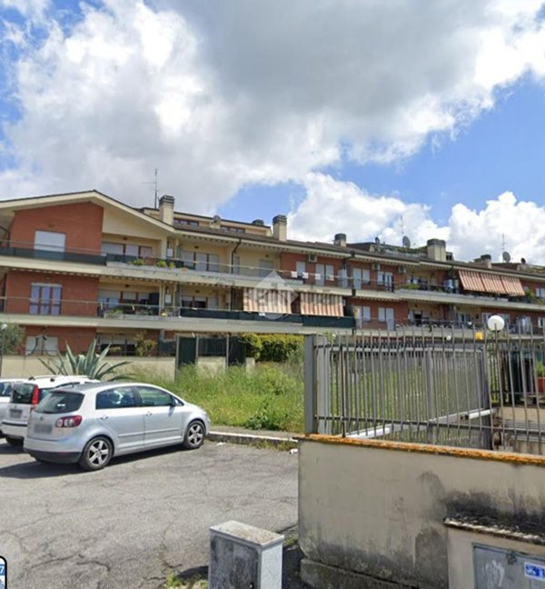 appartamento in vendita ad Albano Laziale in zona Pavona