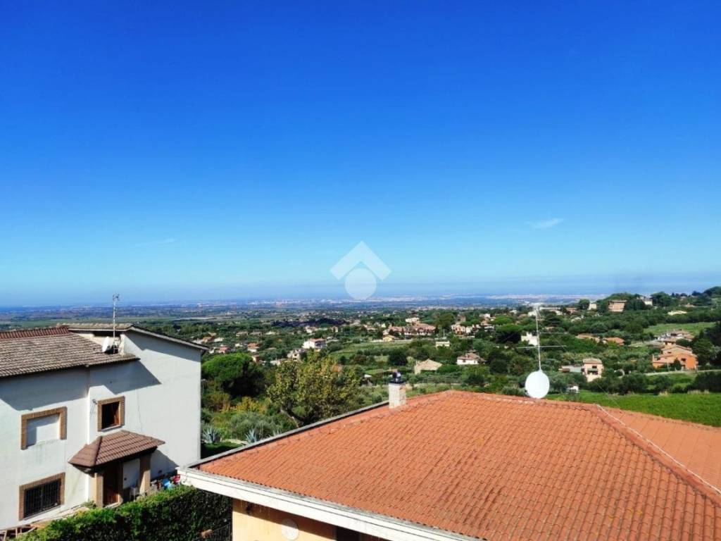 appartamento in vendita ad Albano Laziale