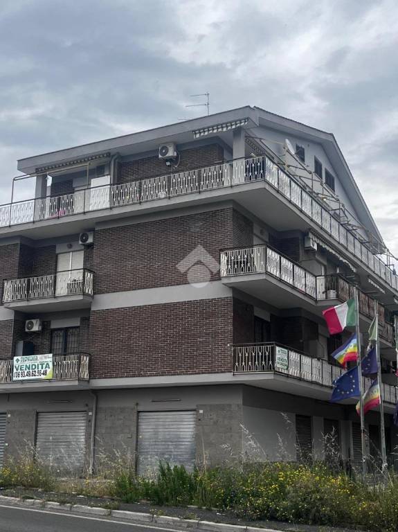 appartamento in vendita ad Albano Laziale in zona Cecchina