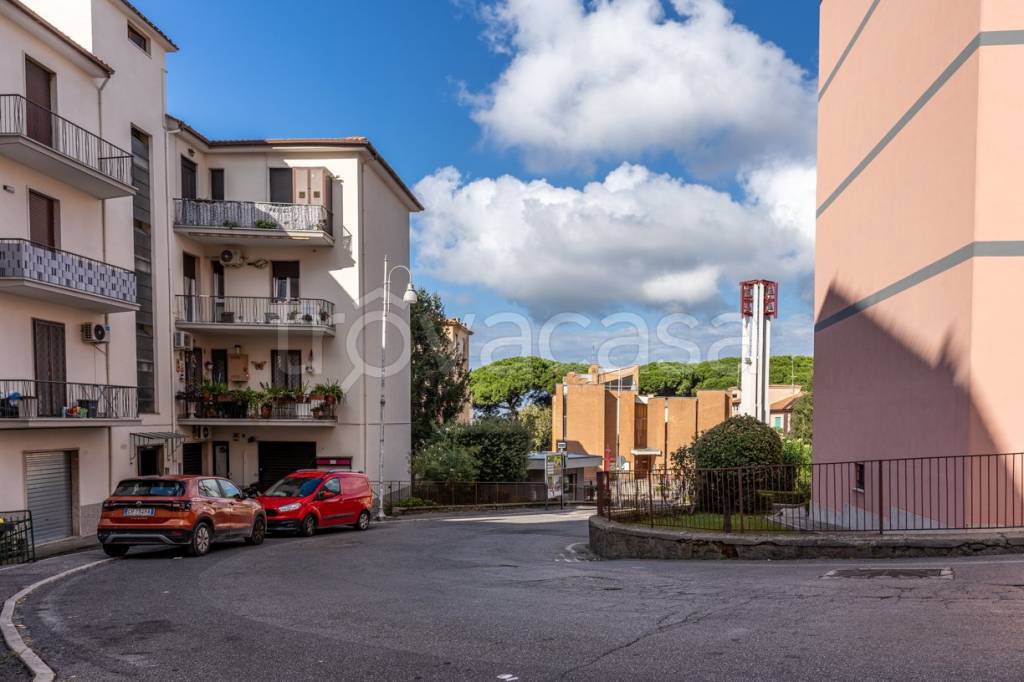 appartamento in vendita ad Albano Laziale