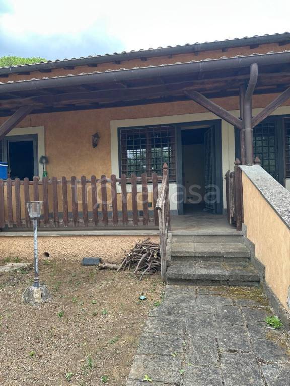 casa indipendente in vendita ad Albano Laziale in zona Cecchina