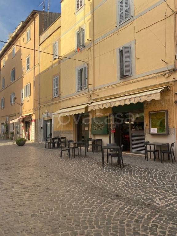negozio in vendita ad Albano Laziale