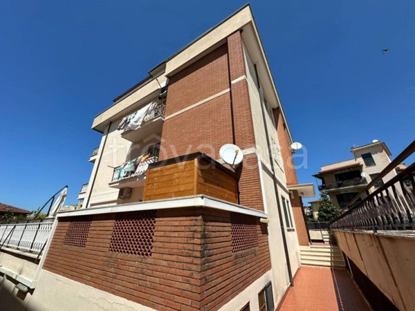 appartamento in vendita ad Albano Laziale in zona Cecchina