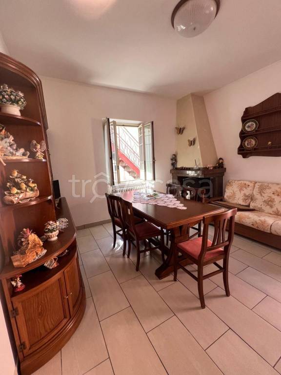 appartamento in vendita ad Albano Laziale in zona Cecchina