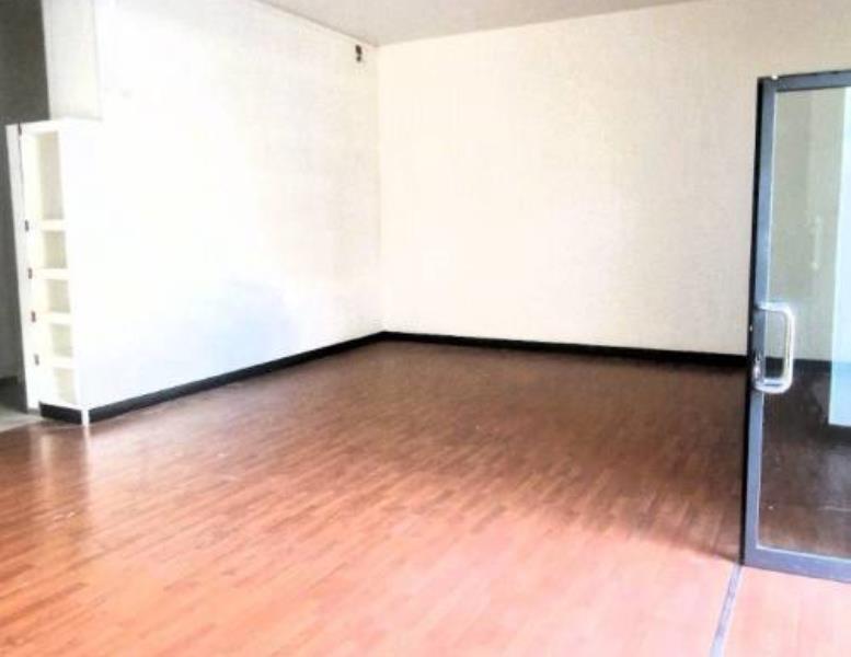 negozio in vendita ad Albano Laziale in zona Cecchina