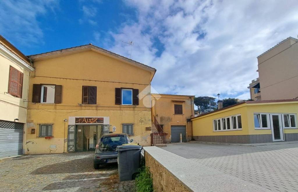 appartamento in vendita ad Albano Laziale