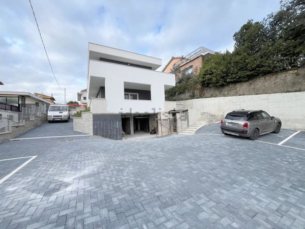 appartamento in vendita ad Albano Laziale