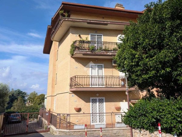 appartamento in vendita ad Albano Laziale