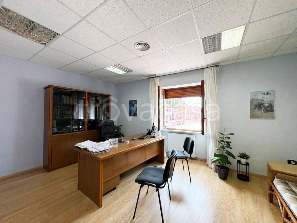 negozio in vendita ad Albano Laziale