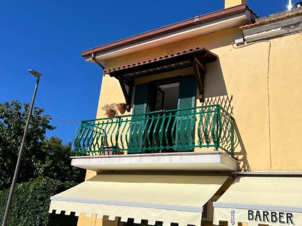 casa indipendente in vendita ad Albano Laziale in zona Cecchina