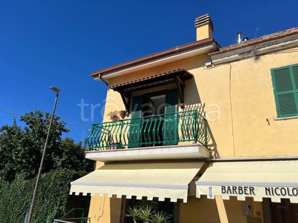 casa indipendente in vendita ad Albano Laziale in zona Cecchina