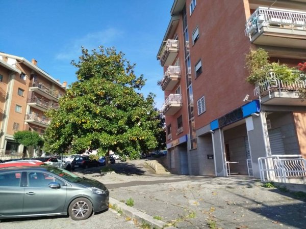 negozio in vendita ad Albano Laziale