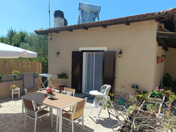 casa indipendente in vendita ad Albano Laziale in zona Cecchina