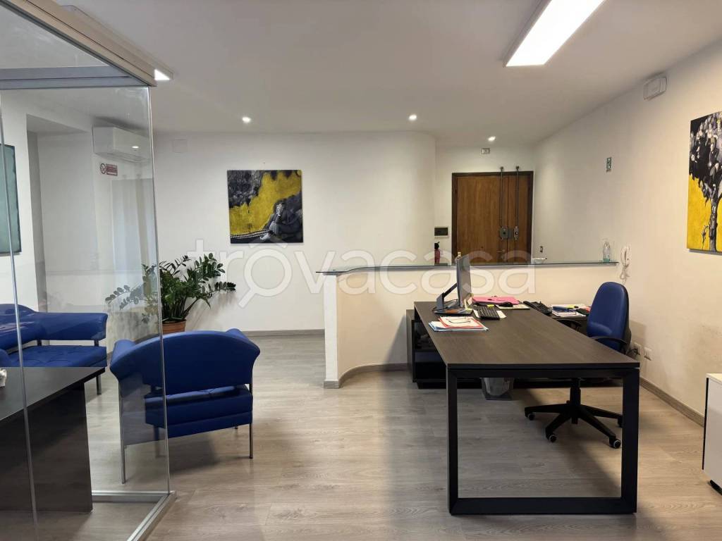 negozio in vendita ad Albano Laziale