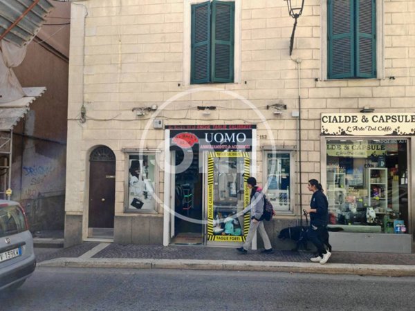 negozio in vendita ad Albano Laziale