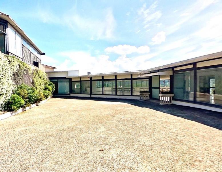 negozio in vendita ad Albano Laziale in zona Cecchina