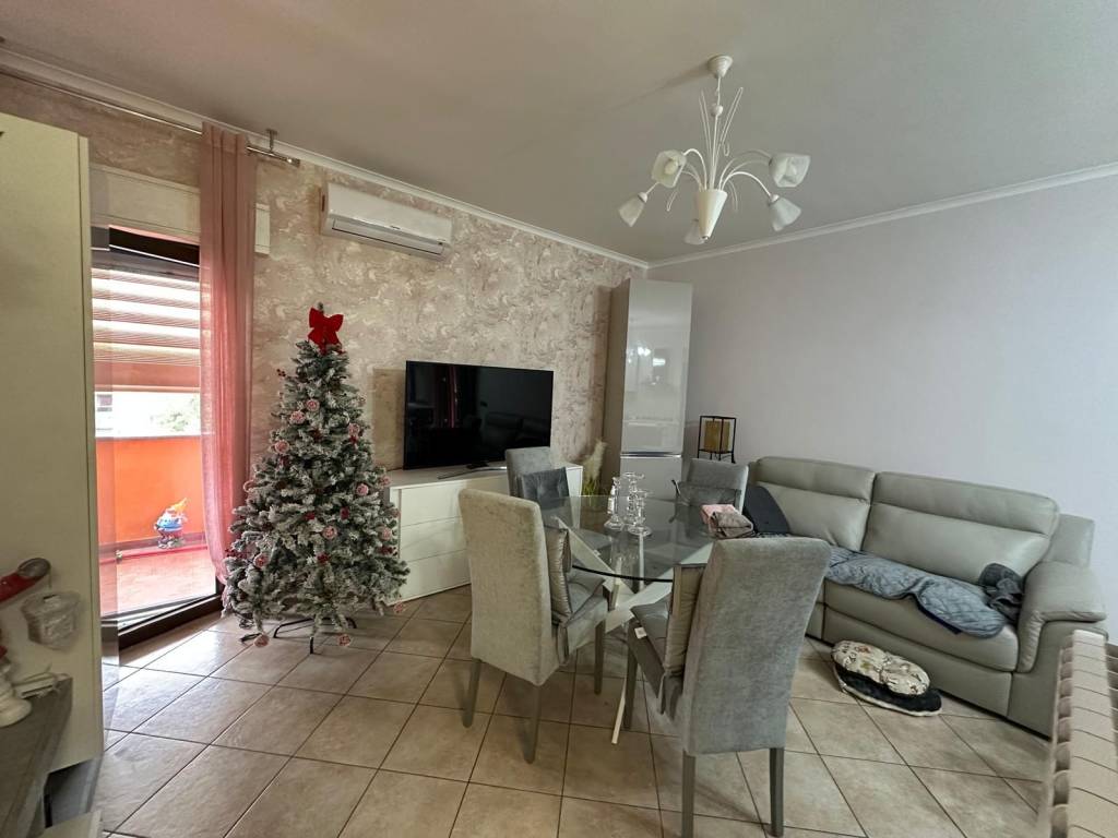 appartamento in vendita ad Albano Laziale in zona Pavona