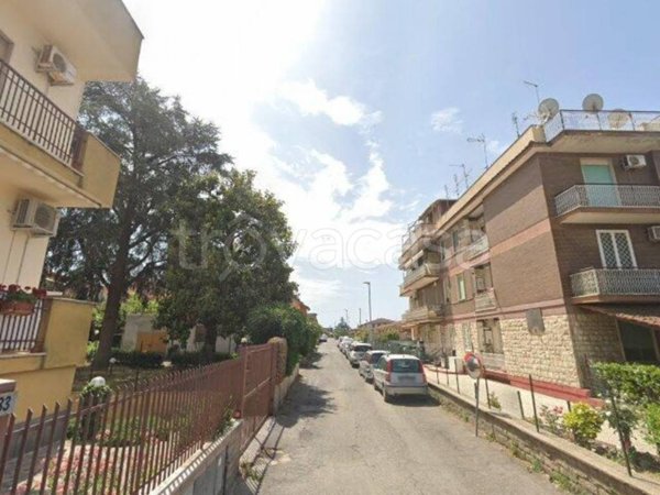casa indipendente in vendita ad Albano Laziale in zona Pavona