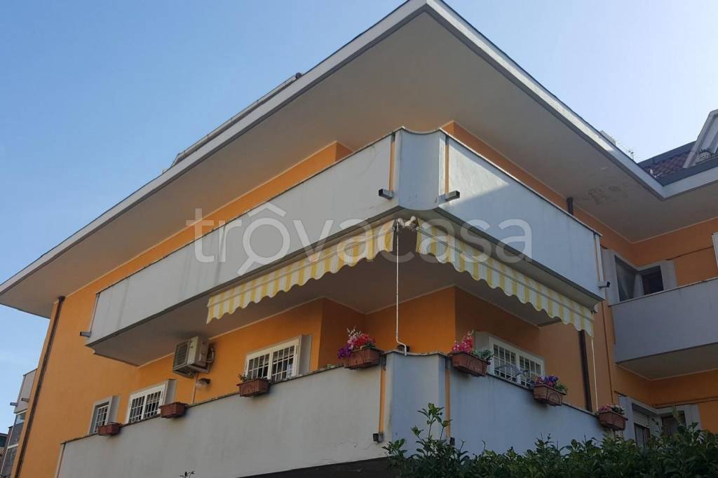 appartamento in vendita ad Albano Laziale in zona Marfoli