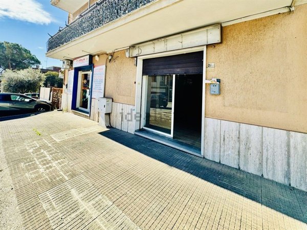 locale commerciale in vendita ad Albano Laziale