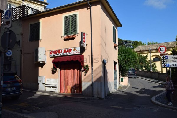 negozio in vendita ad Albano Laziale